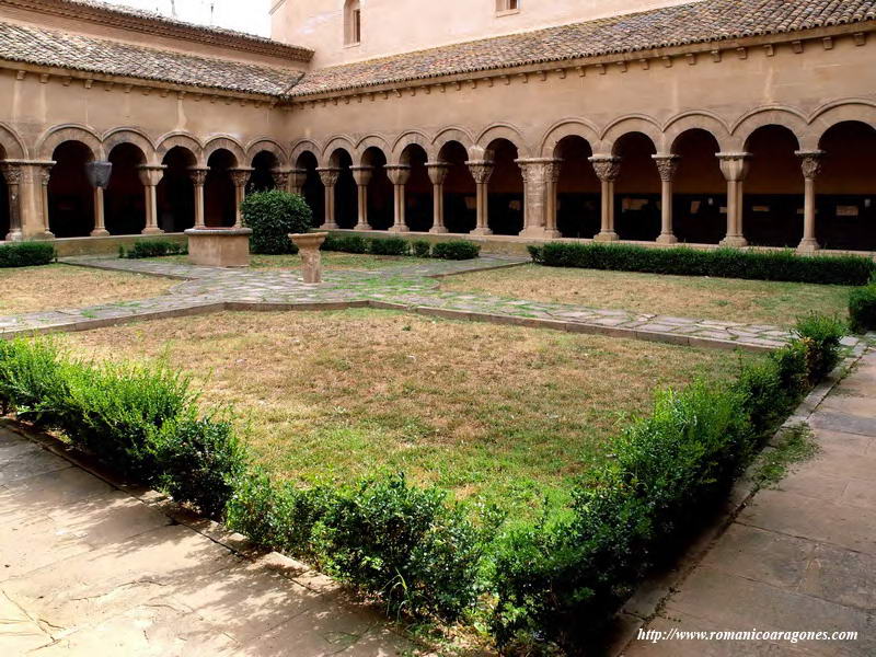 NGULO SURESTE DEL CLAUSTRO